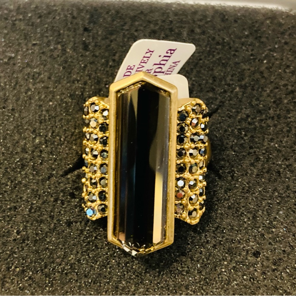 Lia Sophia ring - size 6 NWT